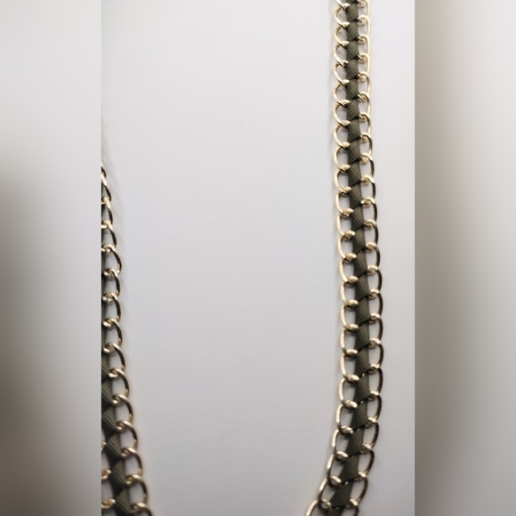 Fashion Gold Toned Chain Linked with Green Ribbon Necklace - Picture 2 of 4